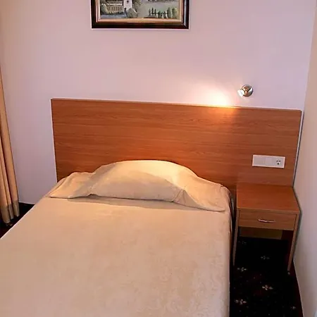 Coop Rozhen Hotel