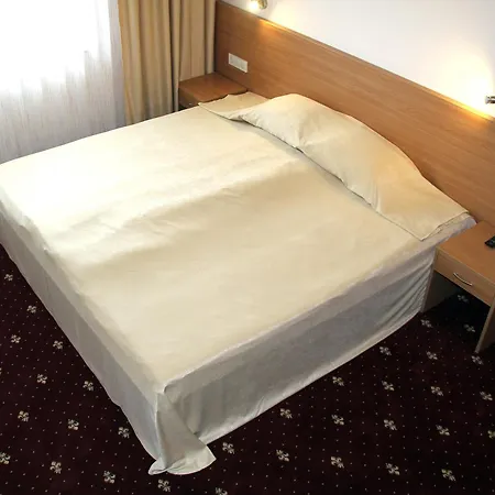 Coop Rozhen Hotel